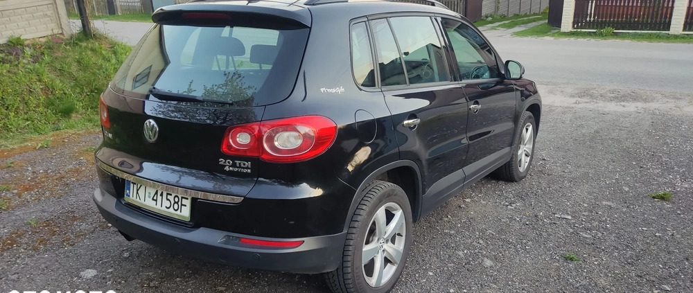 Volkswagen Tiguan cena 40900 przebieg: 222500, rok produkcji 2011 z Bodzentyn małe 211